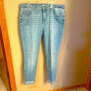 Jessica Simpson Relaxed Skinny Crop Jeans